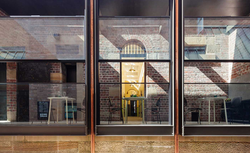 Giyotin Cam Sistemi Nedir?